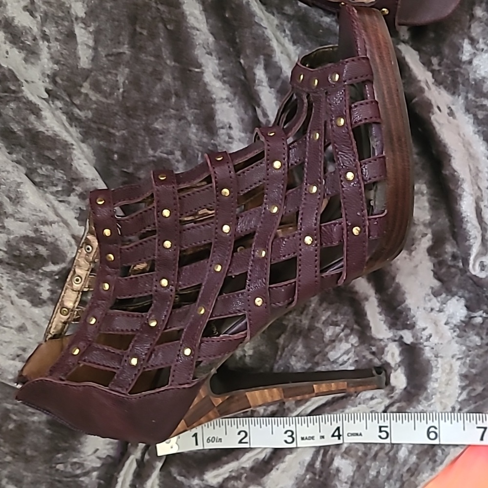 High heel - Picture 3 of 5